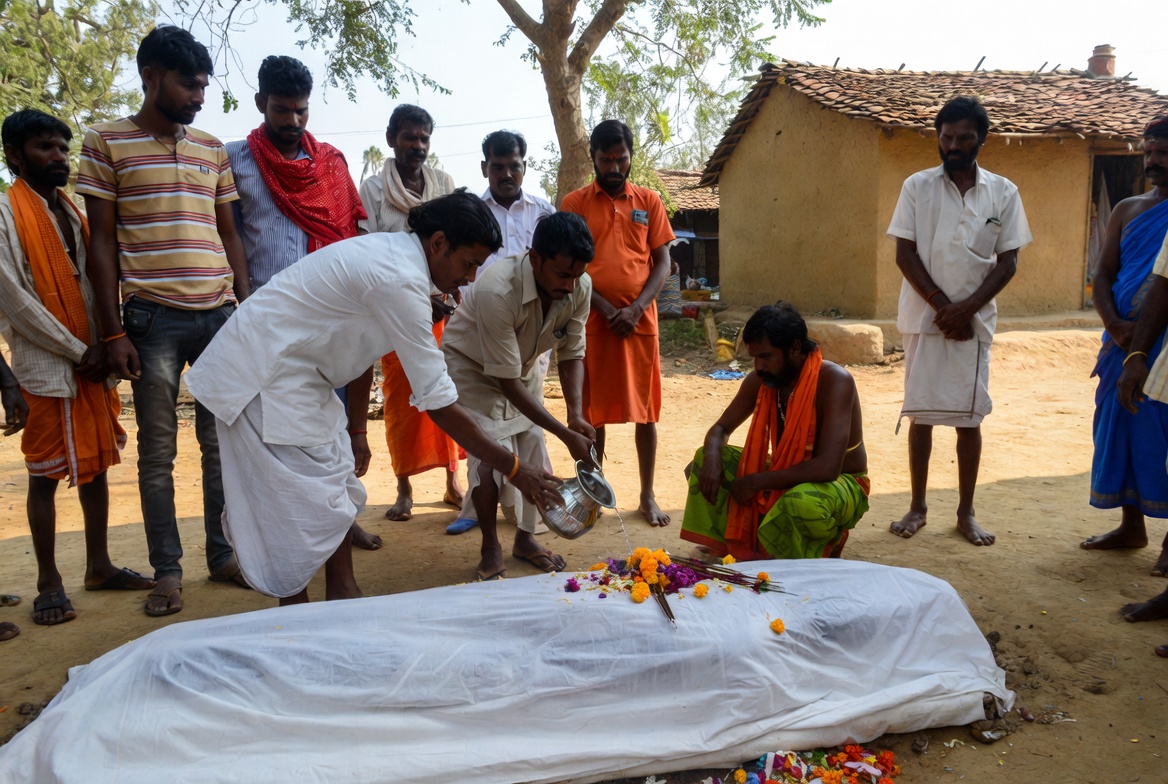 मैयत को उठाने में देर लगेगी