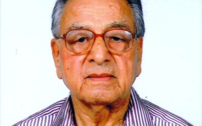 उसी ने आग लगाई है सारी बस्ती में